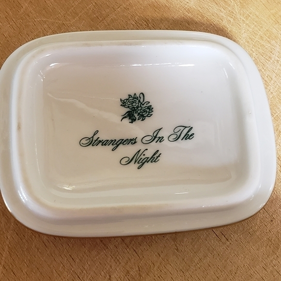 vintage Floral Music Box Trinket Box Strangers in the Night Heritage House 1990 - Picture 5 of 5